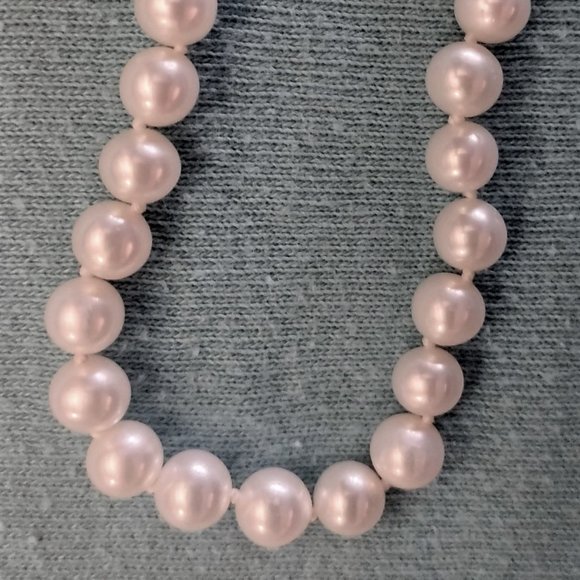 Rare Aura 24" White Freshwater Cultured AA Quality 5-6mm Pearl Necklace - Picture 4 of 9